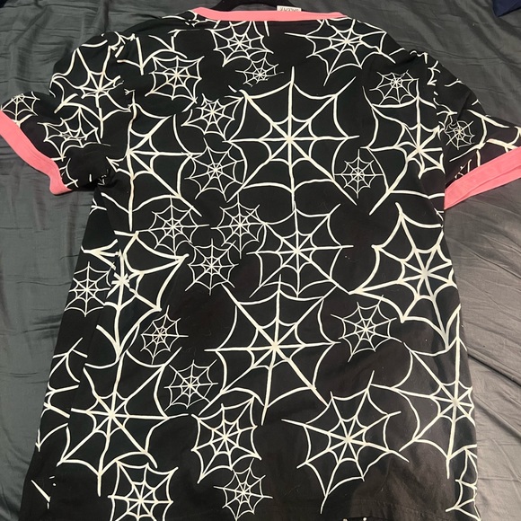 Salem 7 - Picture 2 of 3